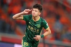 浙江队官方：王钰栋赛后将前往医院检查左膝伤势