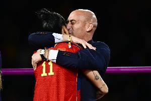 西媒：西班牙国家法院维持对卢比亚莱斯强吻埃尔莫索案的一审判决
